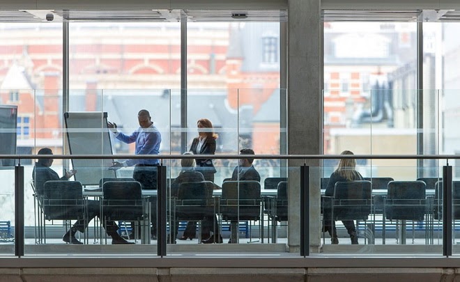 TRAINING DIRECTORSHIP FOR DIRECTORS AND COMMISSIONERS