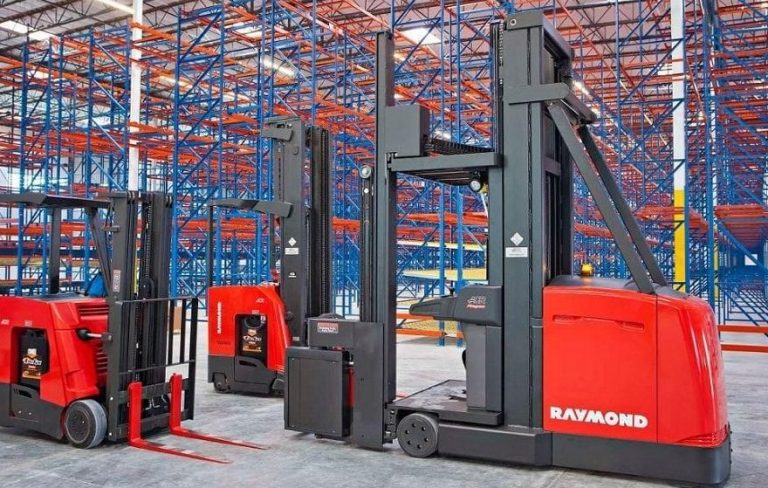 TRAINING MATERIAL HANDLING IN WAREHOUSE MANAGEMENT