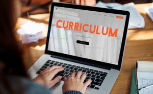 TRAINING ONLINE KURIKULUM TRAINING PERUSAHAAN