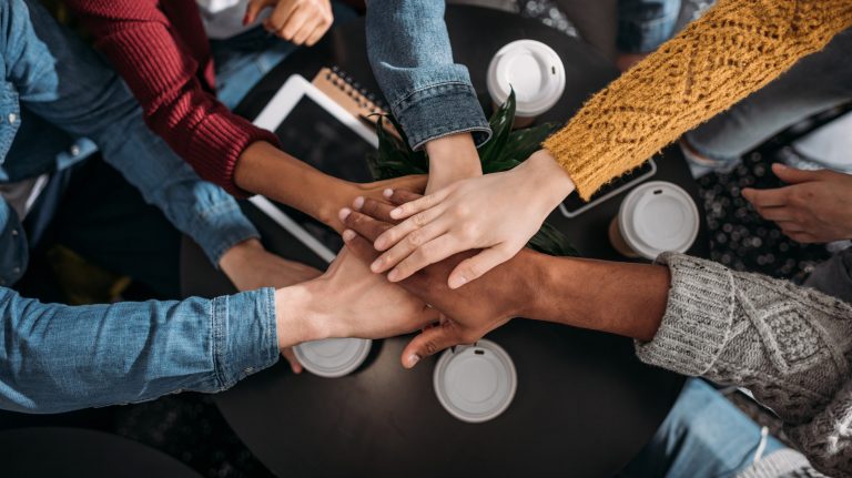 TRAINING ONLINE LEADERSHIP SKILLS BUILDING SUCCESS THROUGH TEAMWORK