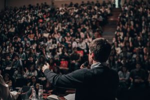 TRAINING ONLINE MASTER OF CEREMONY AND PUBLIC SPEAKING