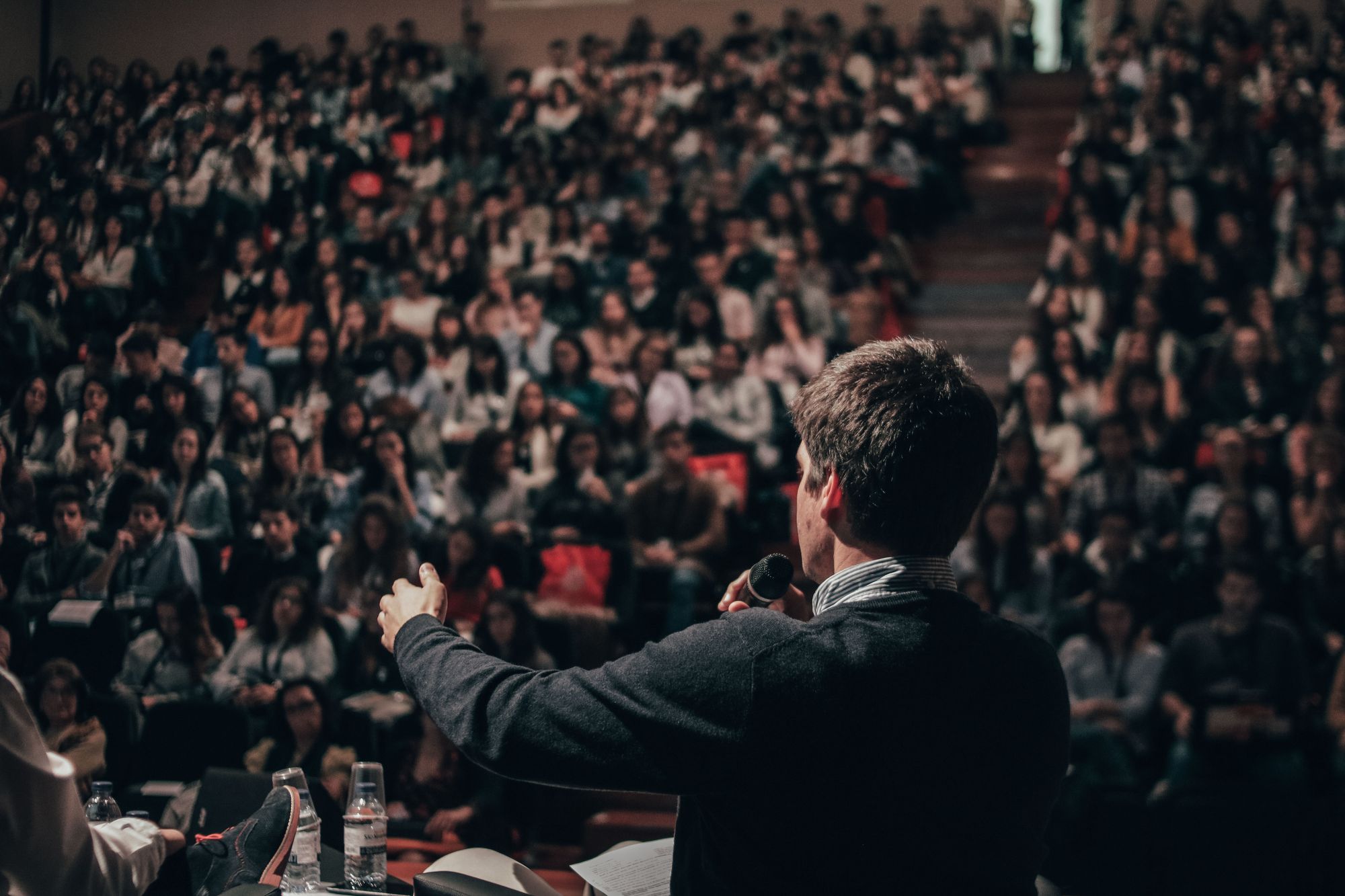 TRAINING ONLINE MASTER OF CEREMONY AND PUBLIC SPEAKING