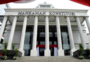 TRAINING ONLINE MENYIASATI PUTUSAN MAHKAMAH KONSTITUSI