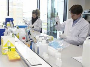 TRAINING ONLINE STATISTICAL ANALYSIS OF LABORATORY DATA