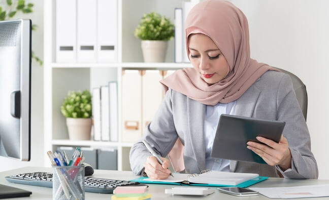 TRAINING SECRETARY COMPETENCE ENHANCEMENT WITH NLP